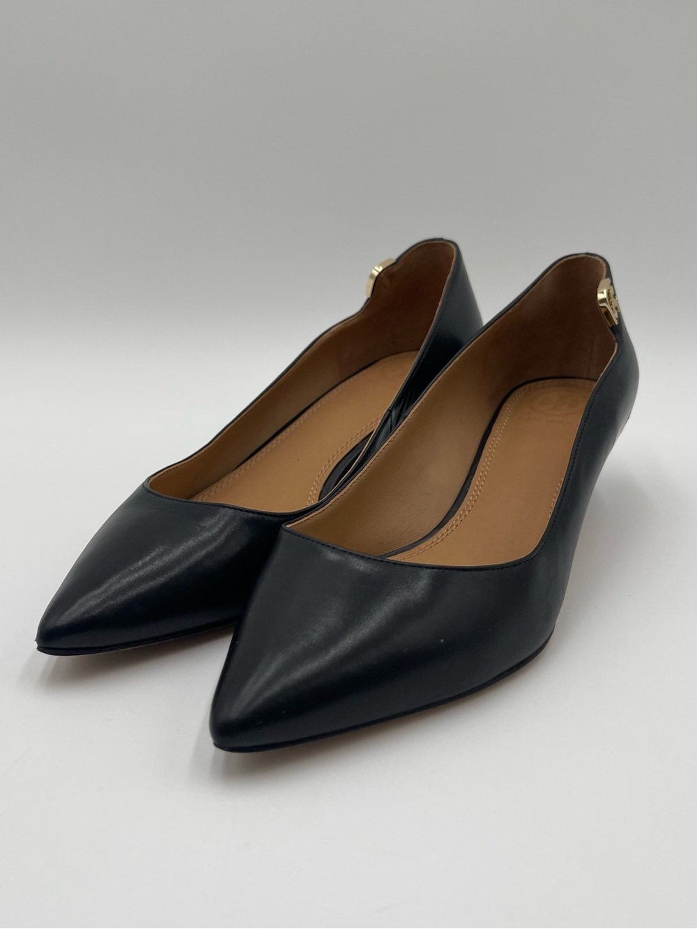 Tory Burch Black Leather Kitten Heels Pointed Toe Gold Logo Pumps Size 8